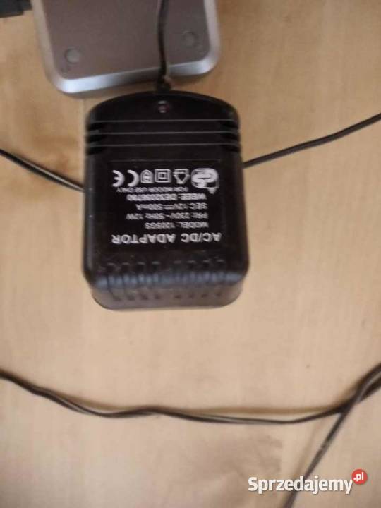 Ładowarka do baterii AA i AAA Hycell Xpert 800