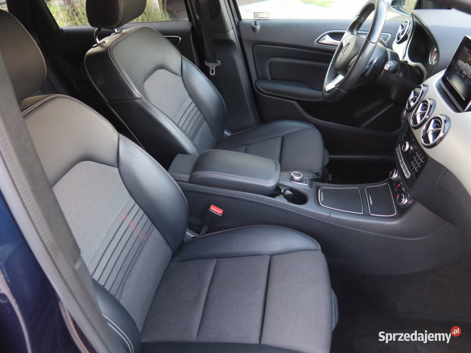 Mercedes B B 180 niebieski