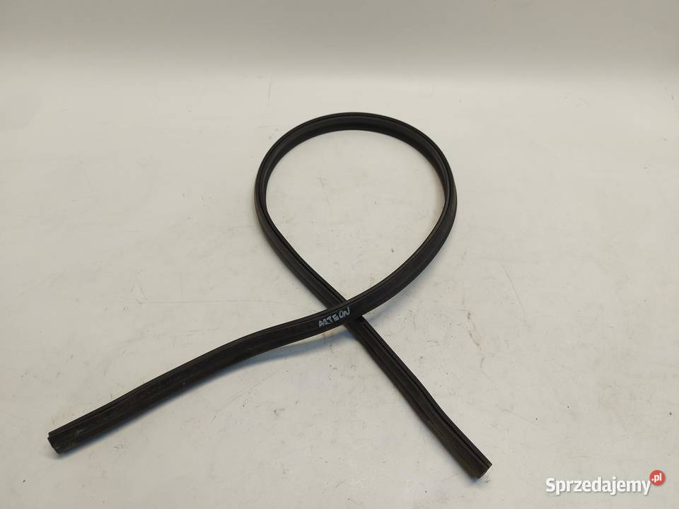 VW Arteon 3G8 2018r USZCZELKA KOMORY SILNIKA