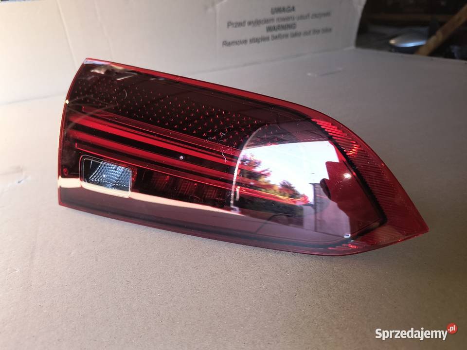 Mercedes Bklasa W247 lift Lampa tył tylna lewa w osobowe Domasław