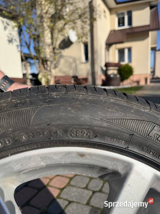 Komplet kół z letnimi oponami sprzedam