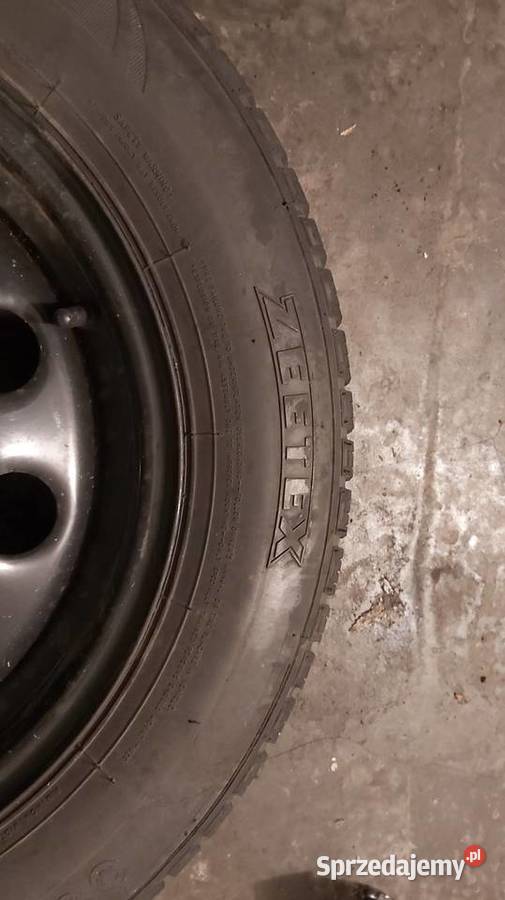 Opony zimowe Zeetex na felgach stalowych