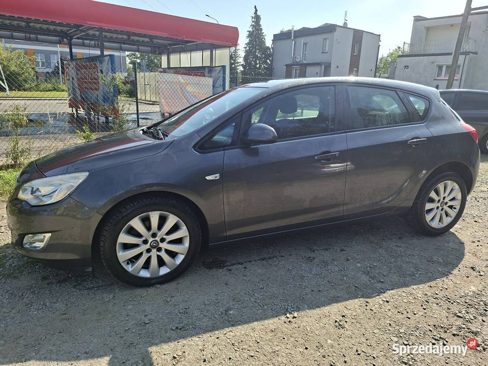 OPEL ASTRA J 17cdti 110 2010r 6biegów 240 Wrocław