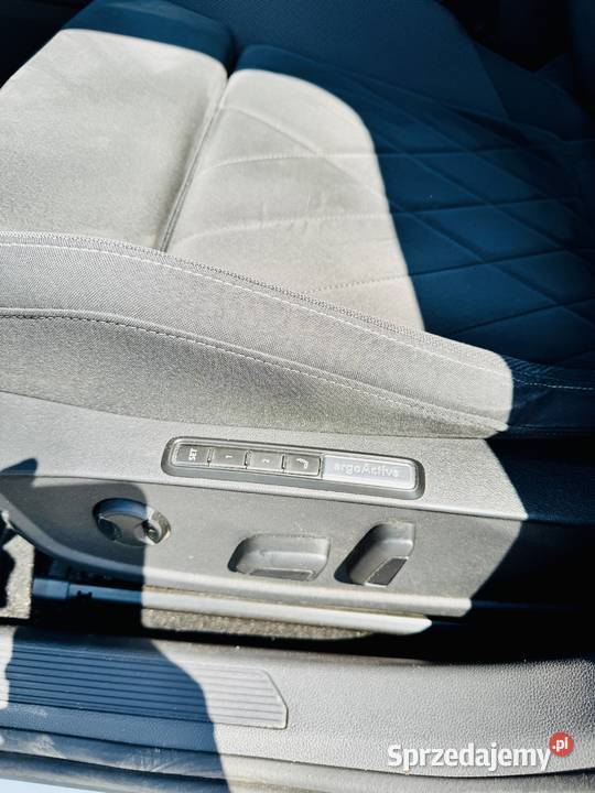Volkswagen Golf 8 15 eTSI 150 DSG Salon Polska Konin