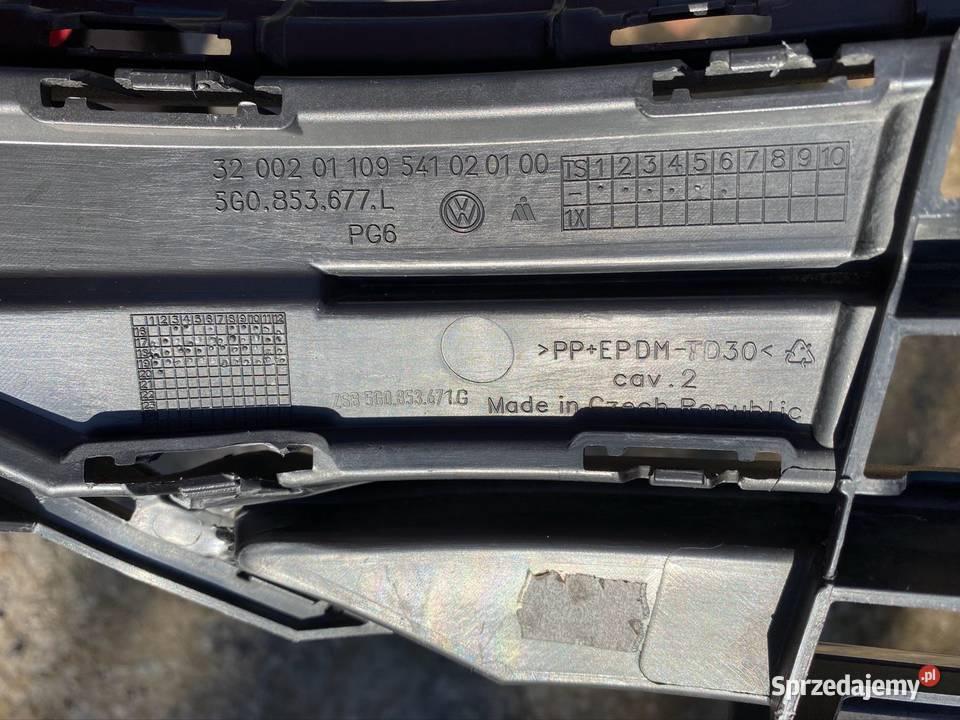 Volkswagen Golf VII 7 16 kratka środkowa zderzak osobowe