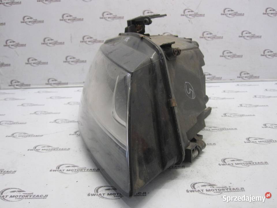 AUDI A4 B8 11r lampa prawa przód 0301240602 osobowe