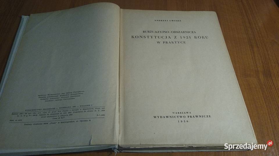Burżuazyjno obszarnicza konstytucja z 1921 roku Rok wydania 1956 Książki naukowe i popularnonaukowe Gdańsk