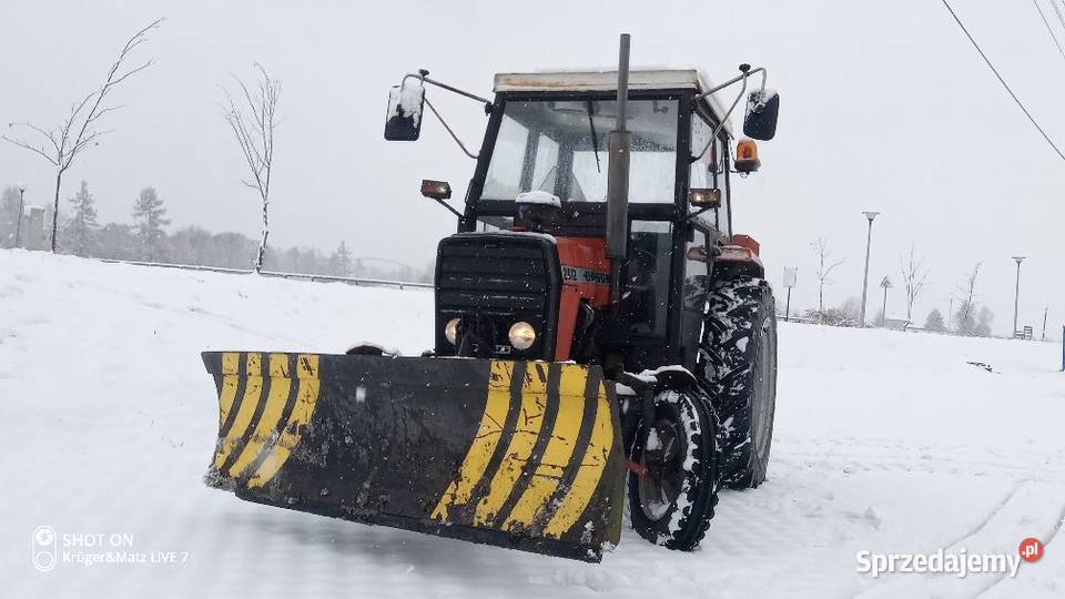 Ciągnik URSUS 2812 pług do śniegu nieuszkodzony