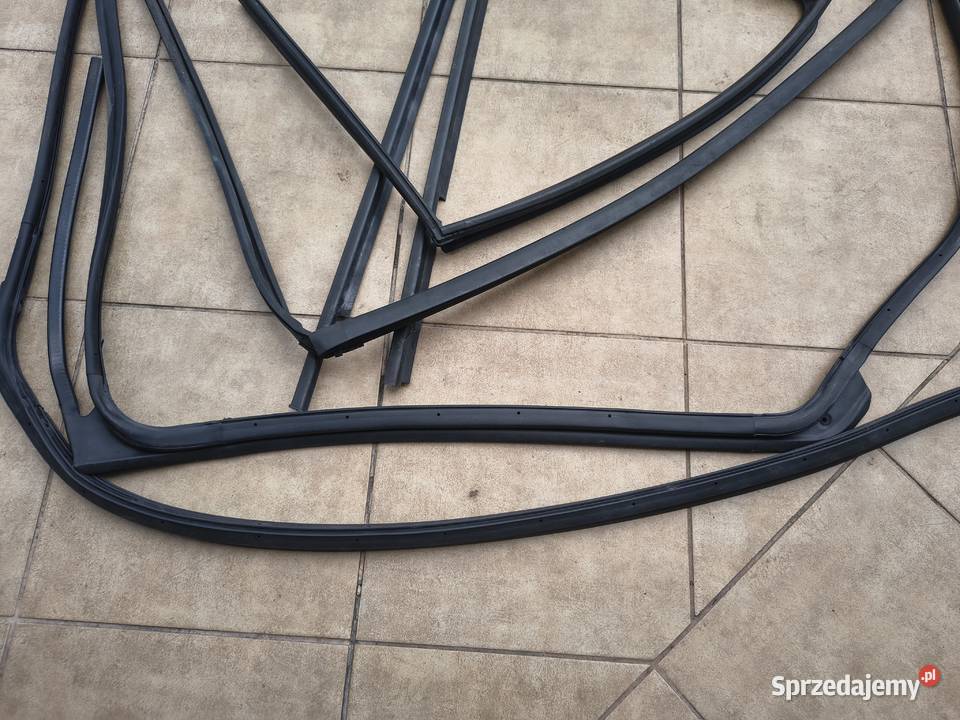 Uszczelki drzwi lewych przód tył do Suzuki SX4 mazowieckie sprzedam