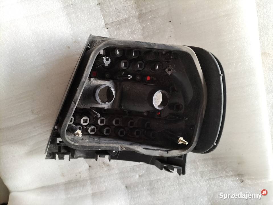 LAMPA LEWA TYLNA LEWY TYŁ AUDI A4 B5 SEDAN Kamień-Kolonia sprzedam