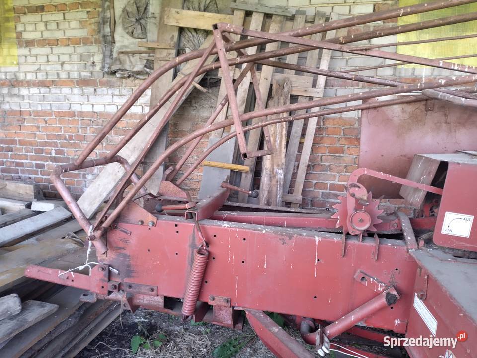 Prasa Kostka Massey Ferguson typ 208 Rusociny