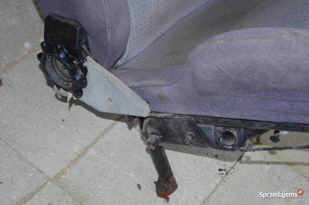 GARBUS fotele RECARO na piramidki osobowe Radziejowice