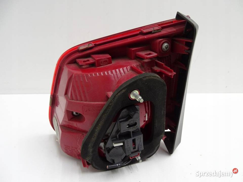 LAMPA LEWY TYŁ LEWA TYLNA W KLAPĘ 5N0945093H VW sprzedam