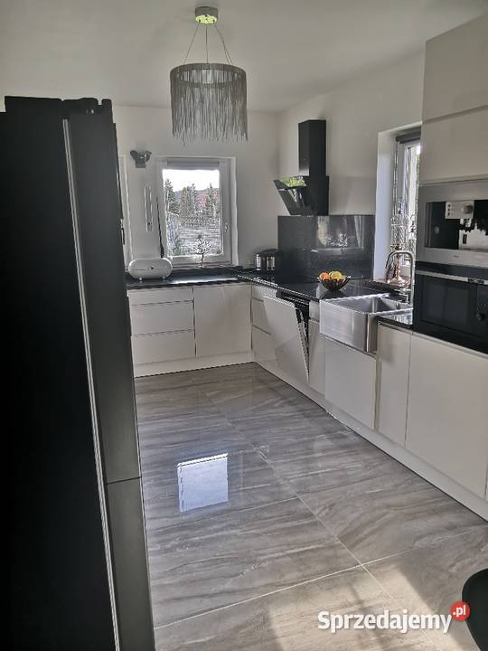 Dom 150m2 dzialka 7 ar z umeblowaniem żywopłot Świdnica
