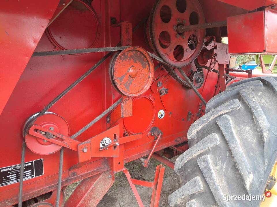 Kombajn zbożowy Massey Ferguson 186 z Skaryszew