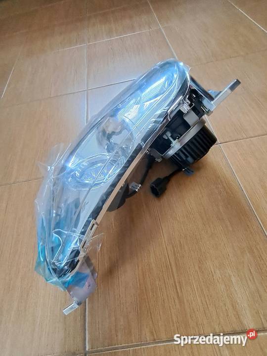 Lampa przednia lewa jazda dzienna robocza