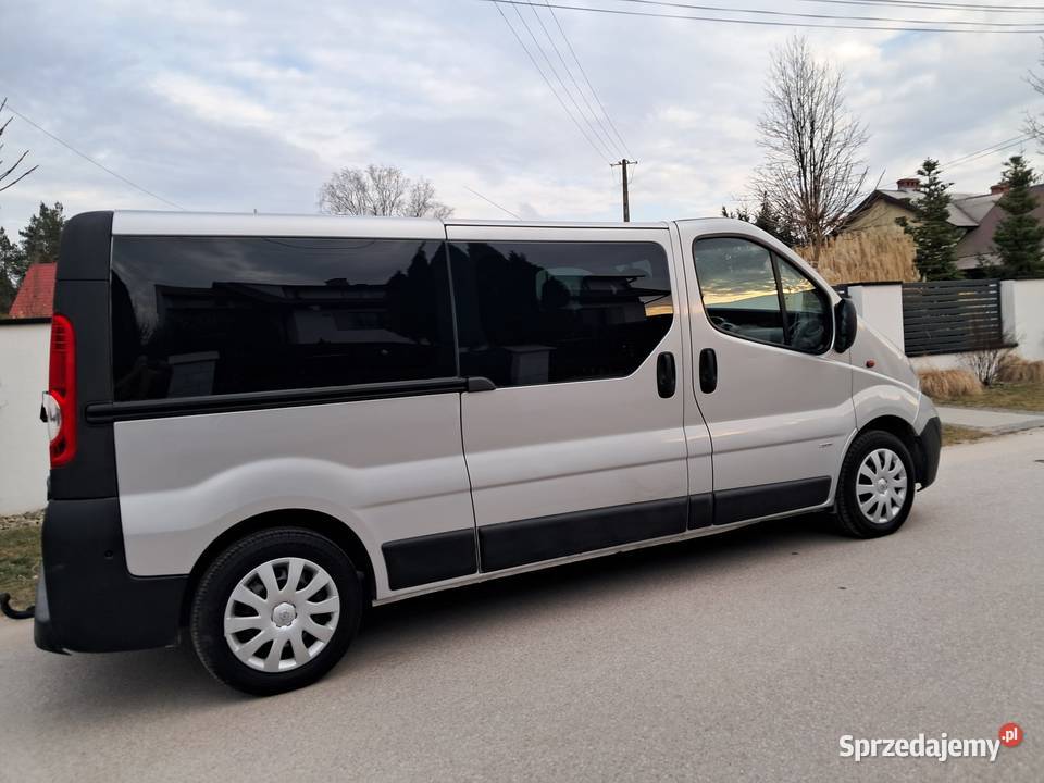 Opel vivaro 20 CDTi Klimatyzacja LONG 9osób stan Końskie