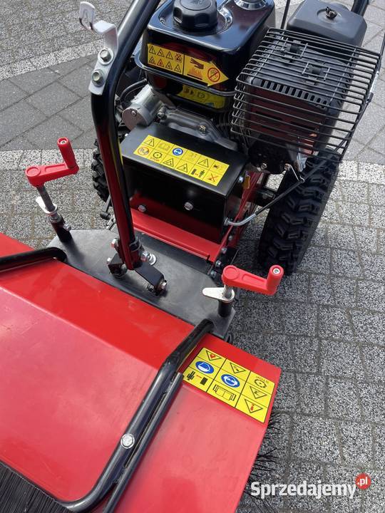 Zamiatarkoodśnieżarka HECHT Szczytno