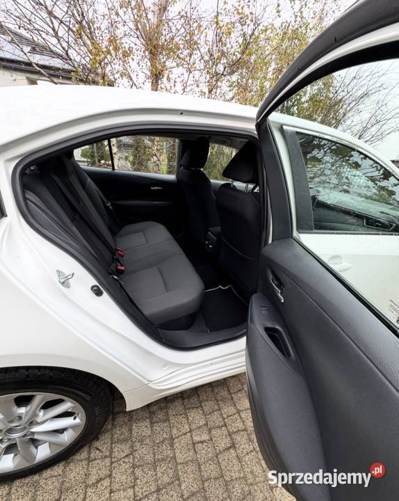 Toyota Corolla 18 Hybryda sedan salon Polska Corolla Nowe Skalmierzyce sprzedam