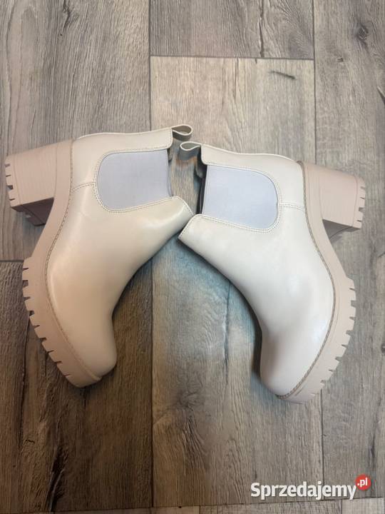 39 Rainbow Kremowe botki kowbojki nowe małopolskie