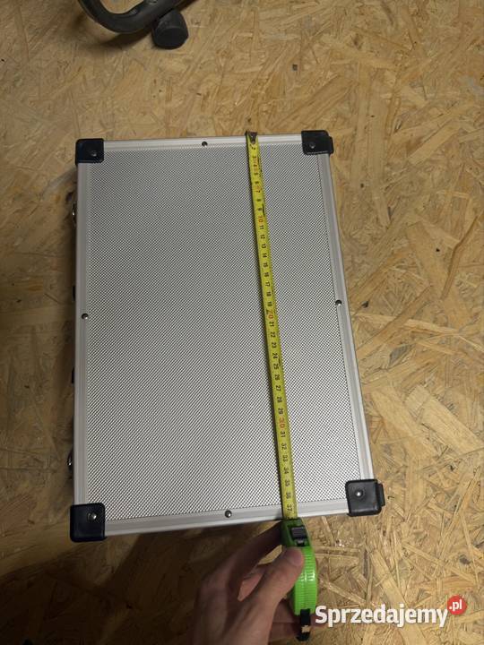 Walizka aluminiowa 380x260x120 sprzedam