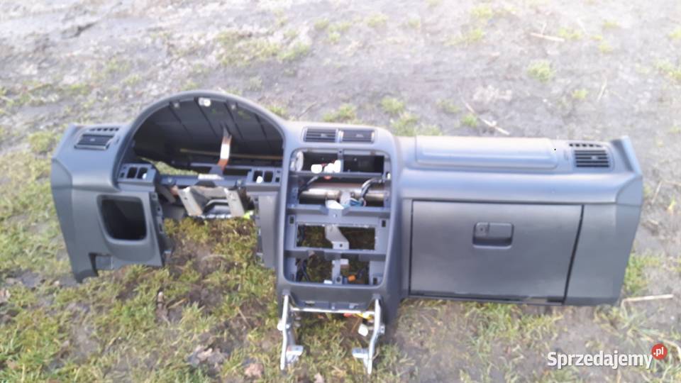 Mazda 323F BA 1998r kokpit deska rozdzielcza Wyposażenie wnętrza Serock
