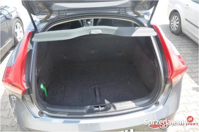 VOLVO V40 2017 149800 ccm 152 Warszawa sprzedam