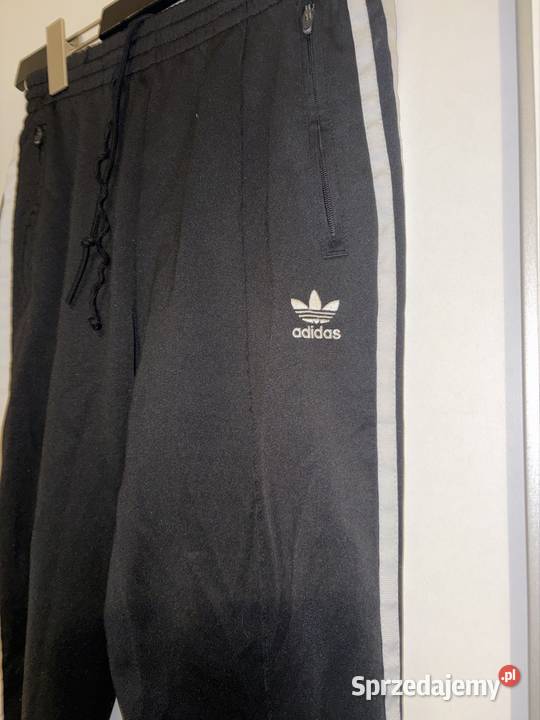 Spodnie dresowe Adidas XsS z zameczkiem Rozmiar 34(XS) dolnośląskie Wrocław sprzedam