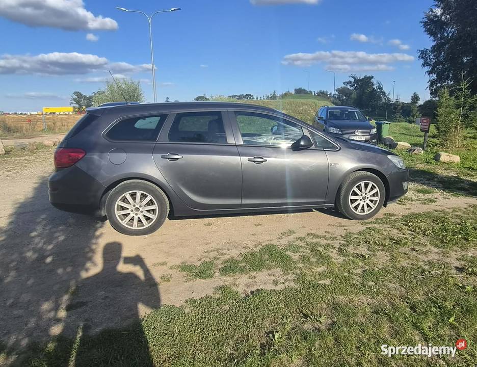 Sprzedam Opla Astre J elektrycznie ustawiane fotele Robakowo sprzedam