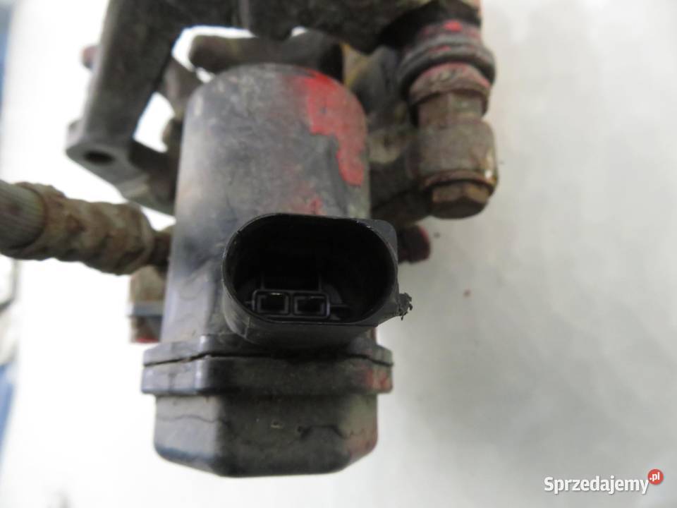 ZACISK LEWY TYŁ AUDI A4 B8 20 TDI 32335478 Zaciski i jarzma małopolskie sprzedam