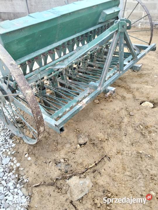 Siewnik zbożowy 19 lejków Huta Koszary