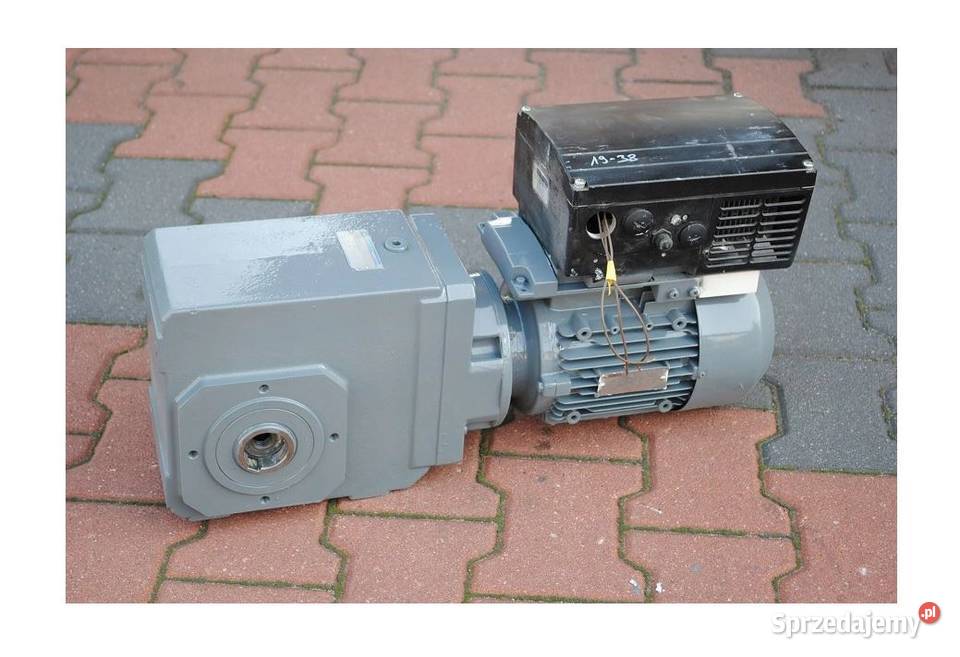 Motoreduktor kątowy 15kw 1938obrmin FALOWNIK