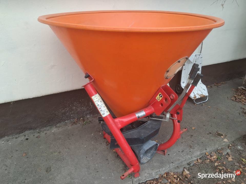 rozsiewacz nawozu 300l wielkopolskie Wieczyn