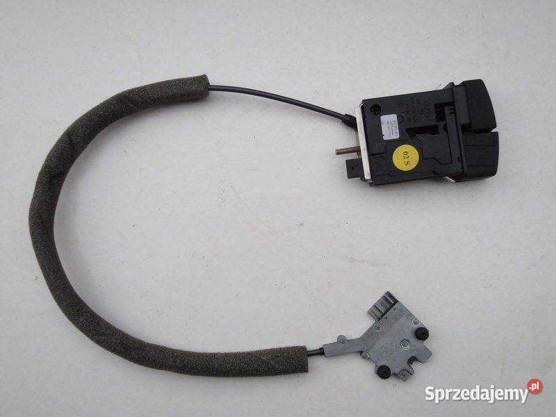 AUDI A8 D2 9402 ZAMEK SCHOWKA LINKA 4D1857147C Przemęt