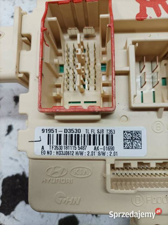 SKRZYNKA BEZPIECZNIKÓW 91951D3530 16 CRDI 136 osobowe świętokrzyskie sprzedam