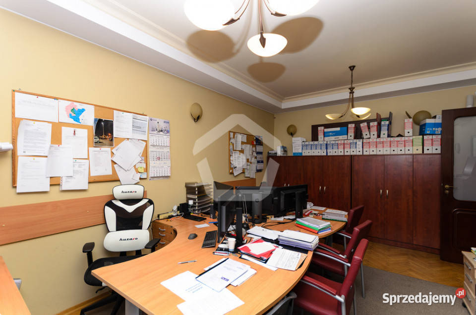 Duże ieszkanie w kamienicy w ścisłym centrum Liczba pokoi 3 podkarpackie Rzeszów