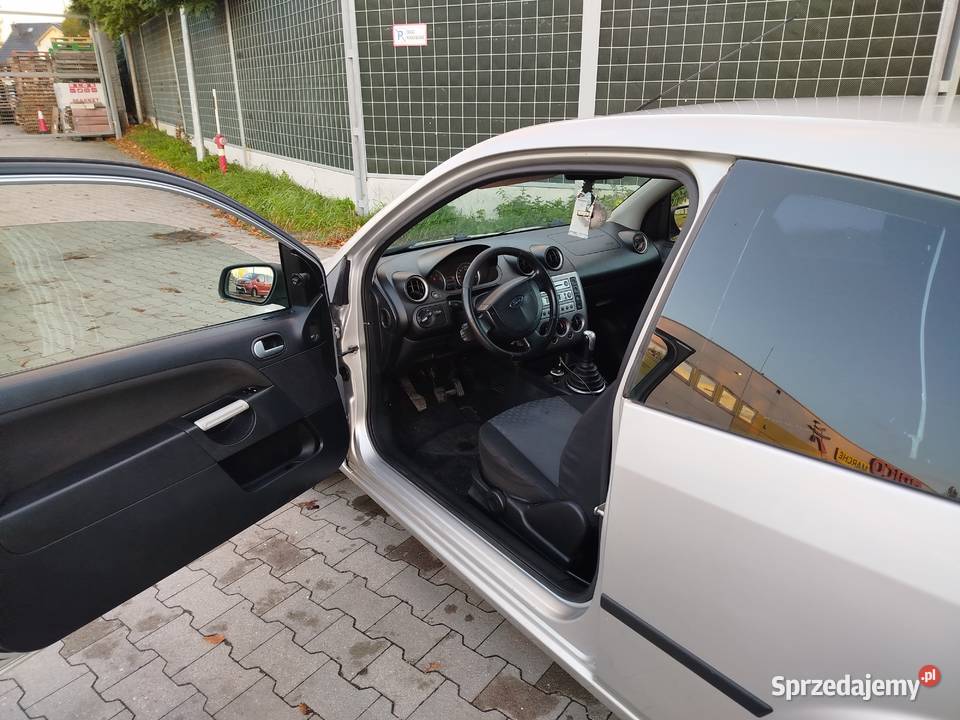 Sprzedam Forda Fiestę