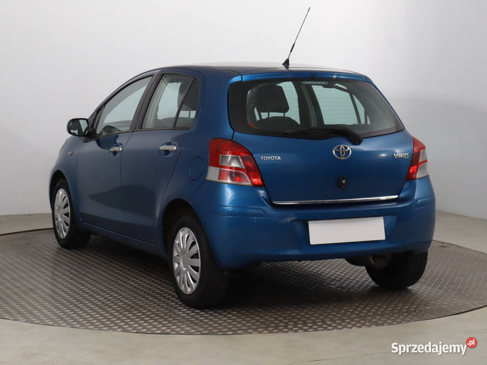 Toyota Yaris 10 VVTi niebieski Bielany Wrocławskie sprzedam