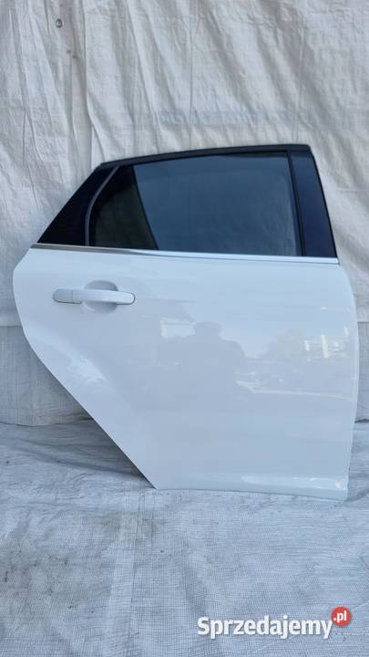 DRZWI PRAWE TYLNE TYŁ FORD FOCUS MK3 HB osobowe
