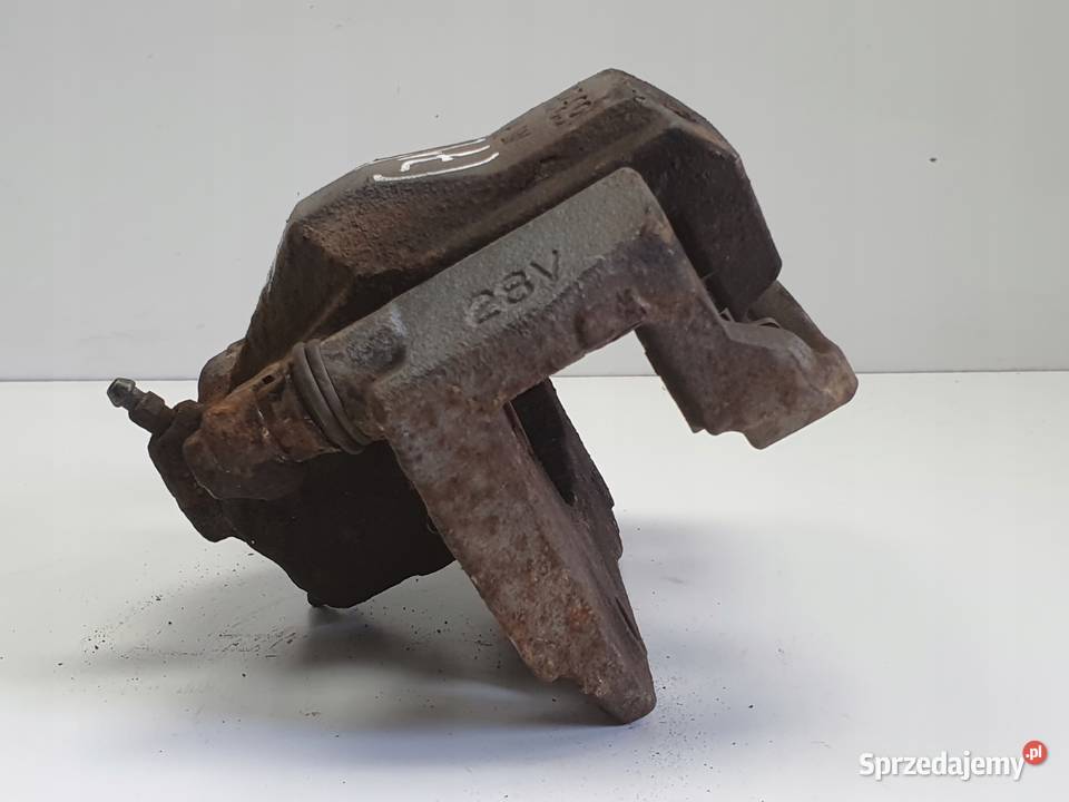 Toyota RAV4 IV III PRZEDNI ZACISK HAMULCOWY Rudka