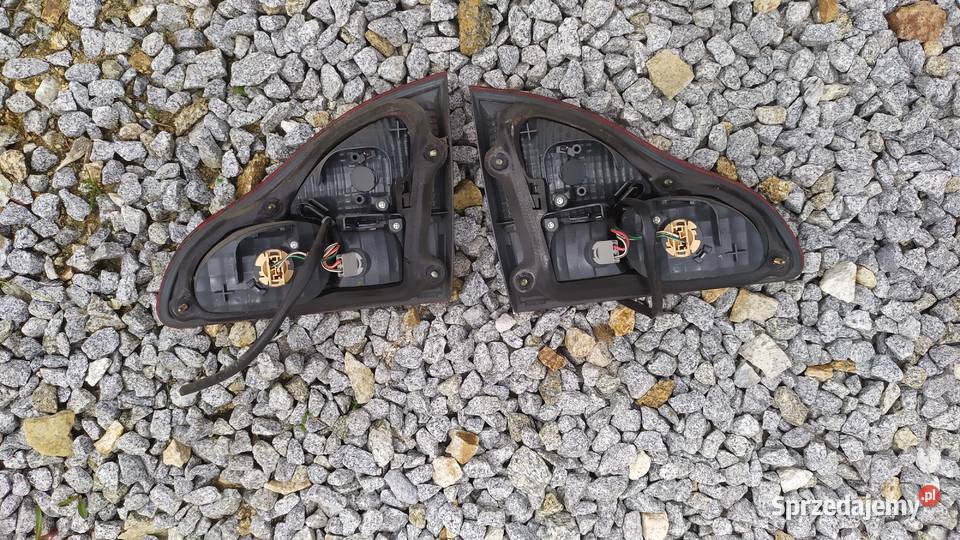 Toyota avensis verso 2000 lampa tył lewa prawa Wrocław sprzedam