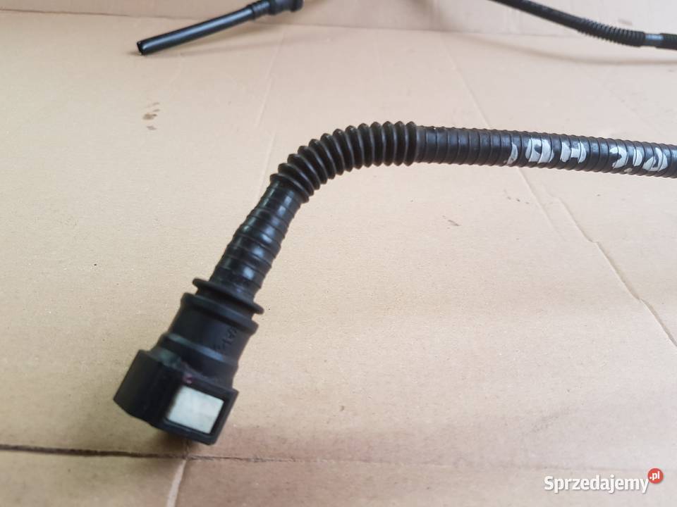 Citroen C3 Picasso lift rurka przewód paliwowy