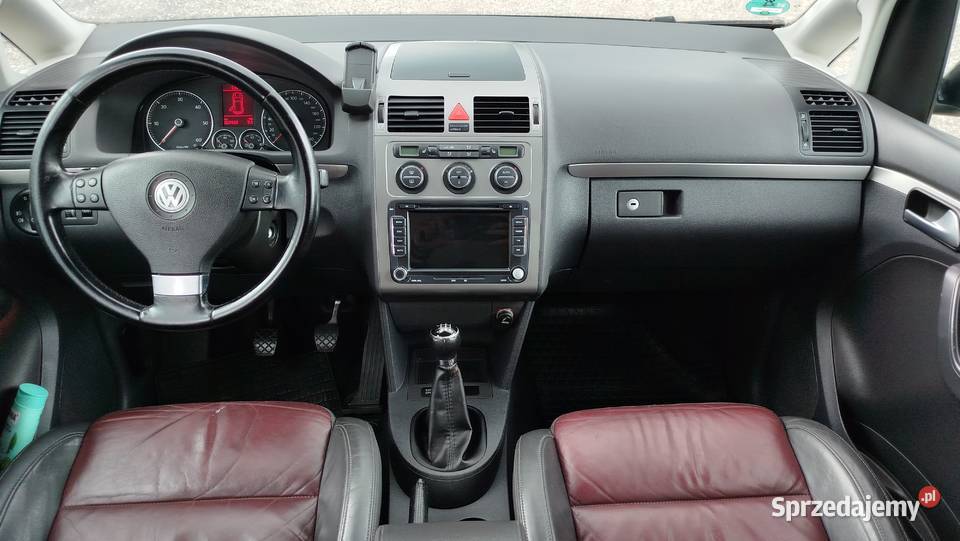 Vw Touran 20 TDI BMM bogate wyposażenie asystent parkowania Bytów