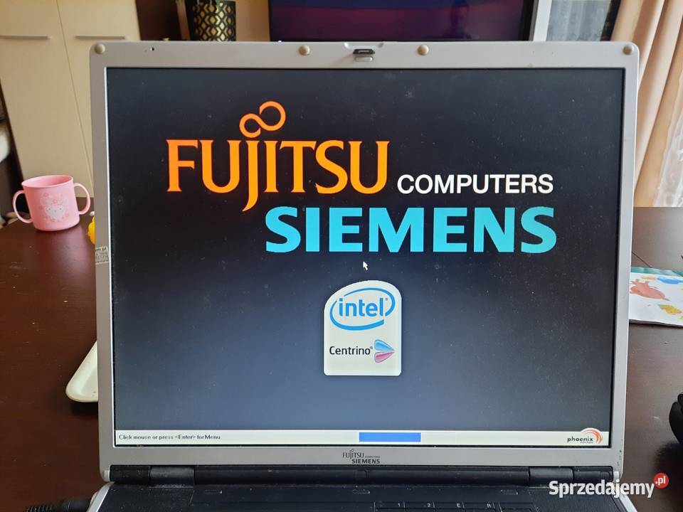 Trzy laptopy uszkodzone na części