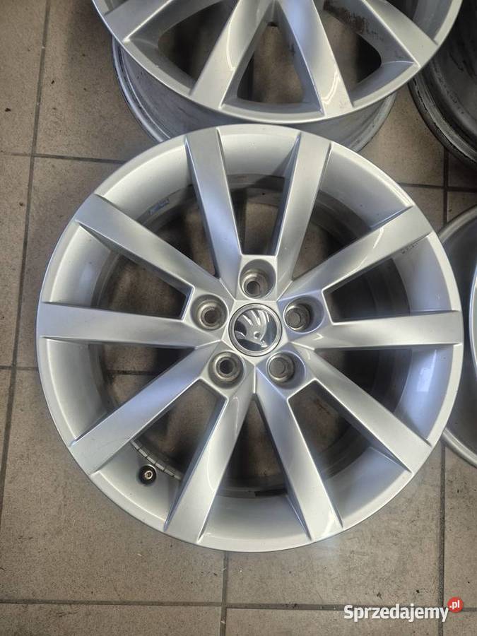 Felgi aluminiowe Skoda 5x100 16x6J et38 Sieniawka