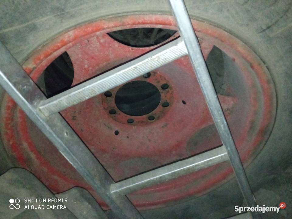 Tył Zetora 5718 z kabiną i felgami Brak małopolskie