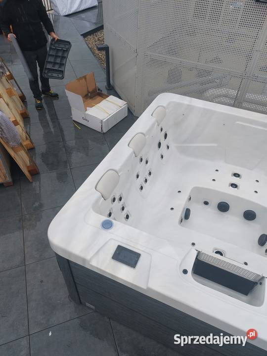 6osobowa wanna spa Discovery Gdańsk sprzedam