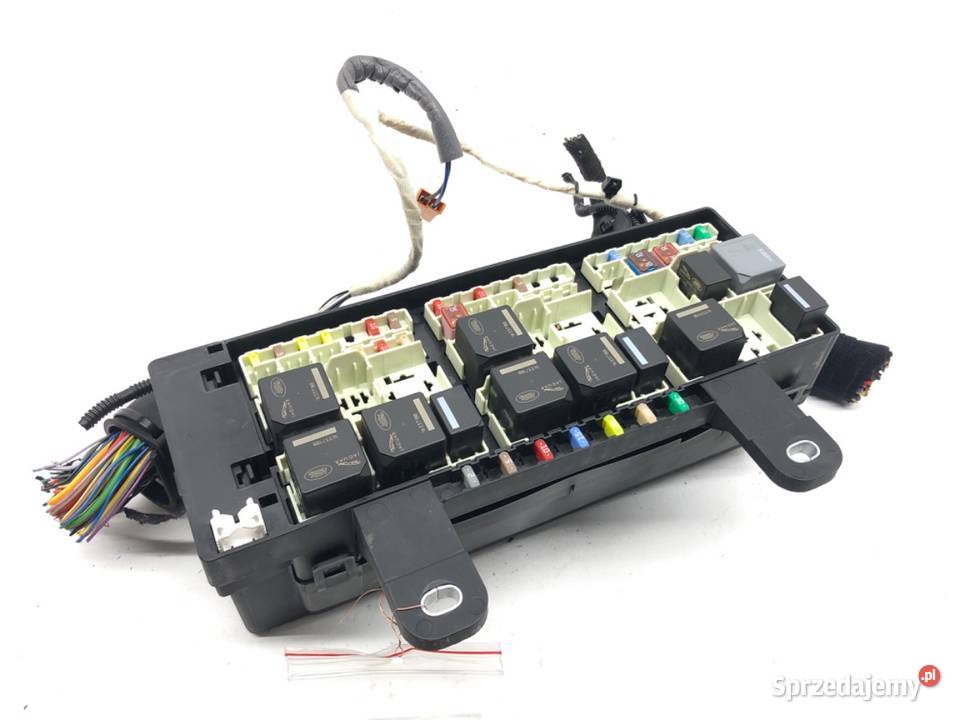 SKRZYNKA BEZPIECZNIKÓW JAGUAR FPACE SUV 20 180