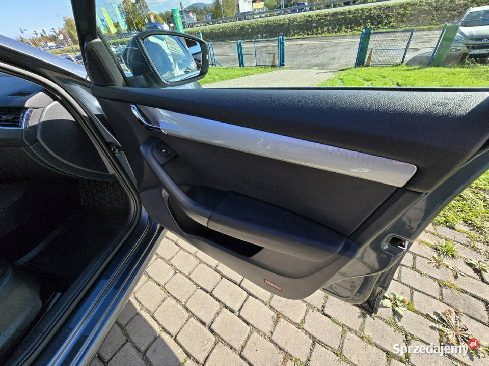 koda Octavia Bezwypadkowy pełny serwis ASO 2 4/5 Ustroń