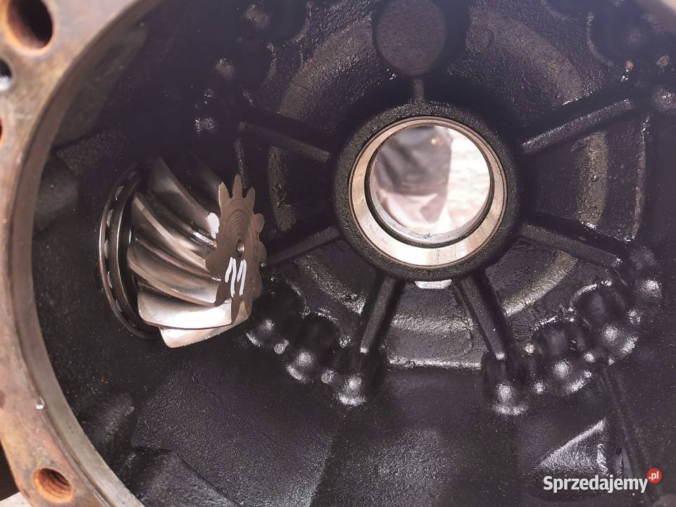 Wałek ataku Koło talerzowe Holland LM 435 Spicer Wilkowo